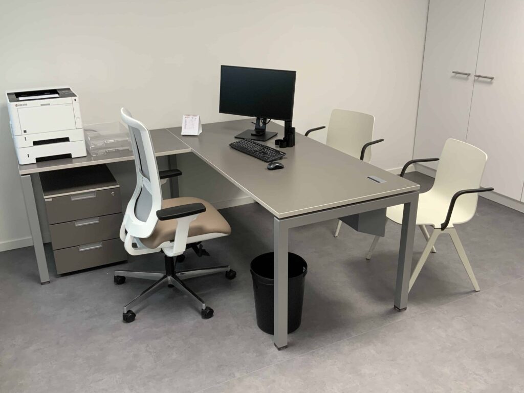 Bureau pour cabinet de consultation médicale à la Chaux-de-fonds