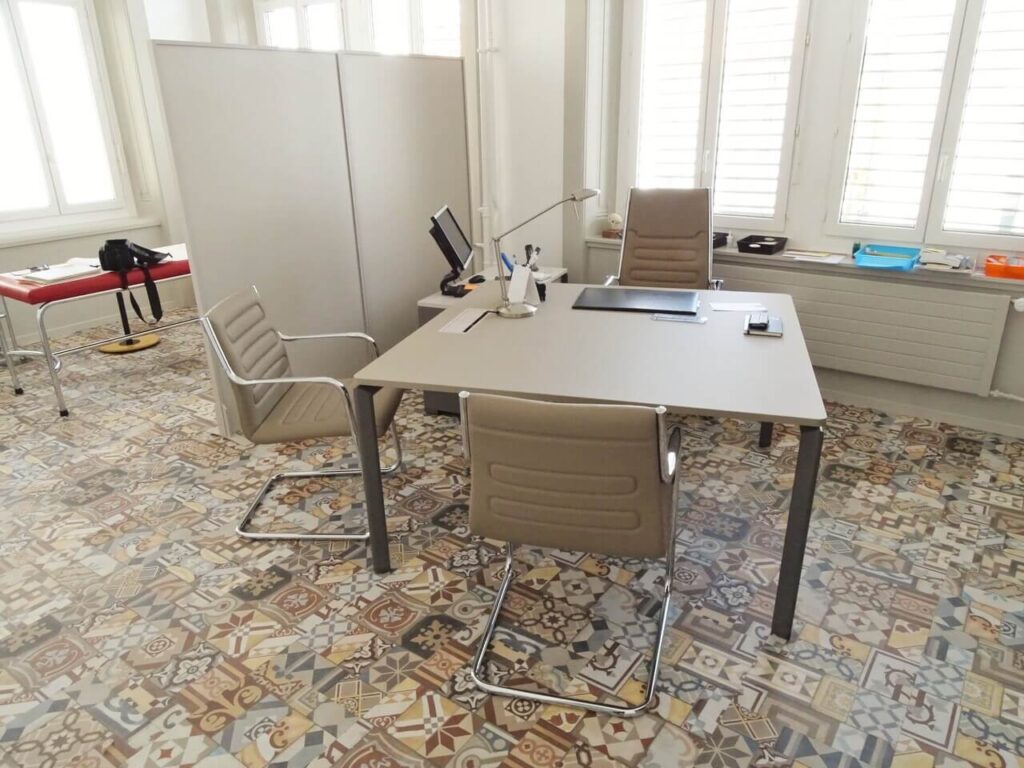Bureau de direction avec fauteuils à la Chaux-de-fonds