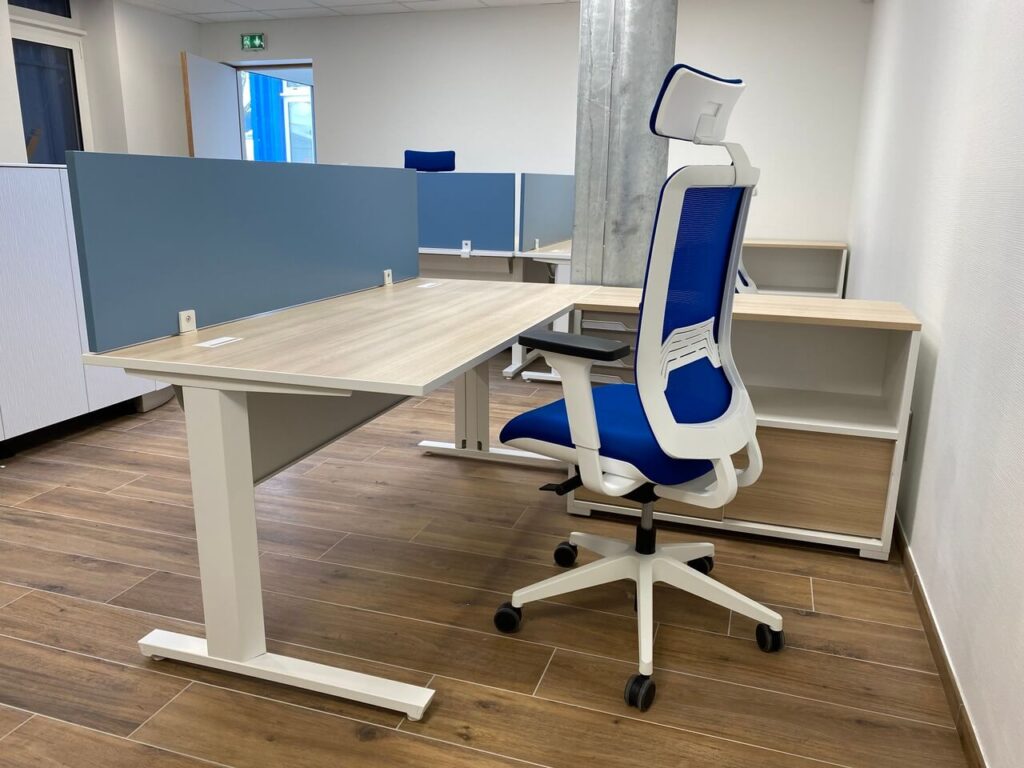 bureau-rangement-fauteuil-ergonomique
